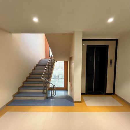 Hotel Avenue Plaza Mundra Ngoại thất bức ảnh